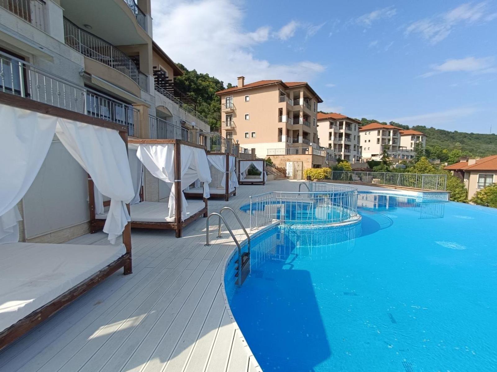 Thracian Cliffs Апартамент Голф Холидей Cavarna Exterior foto